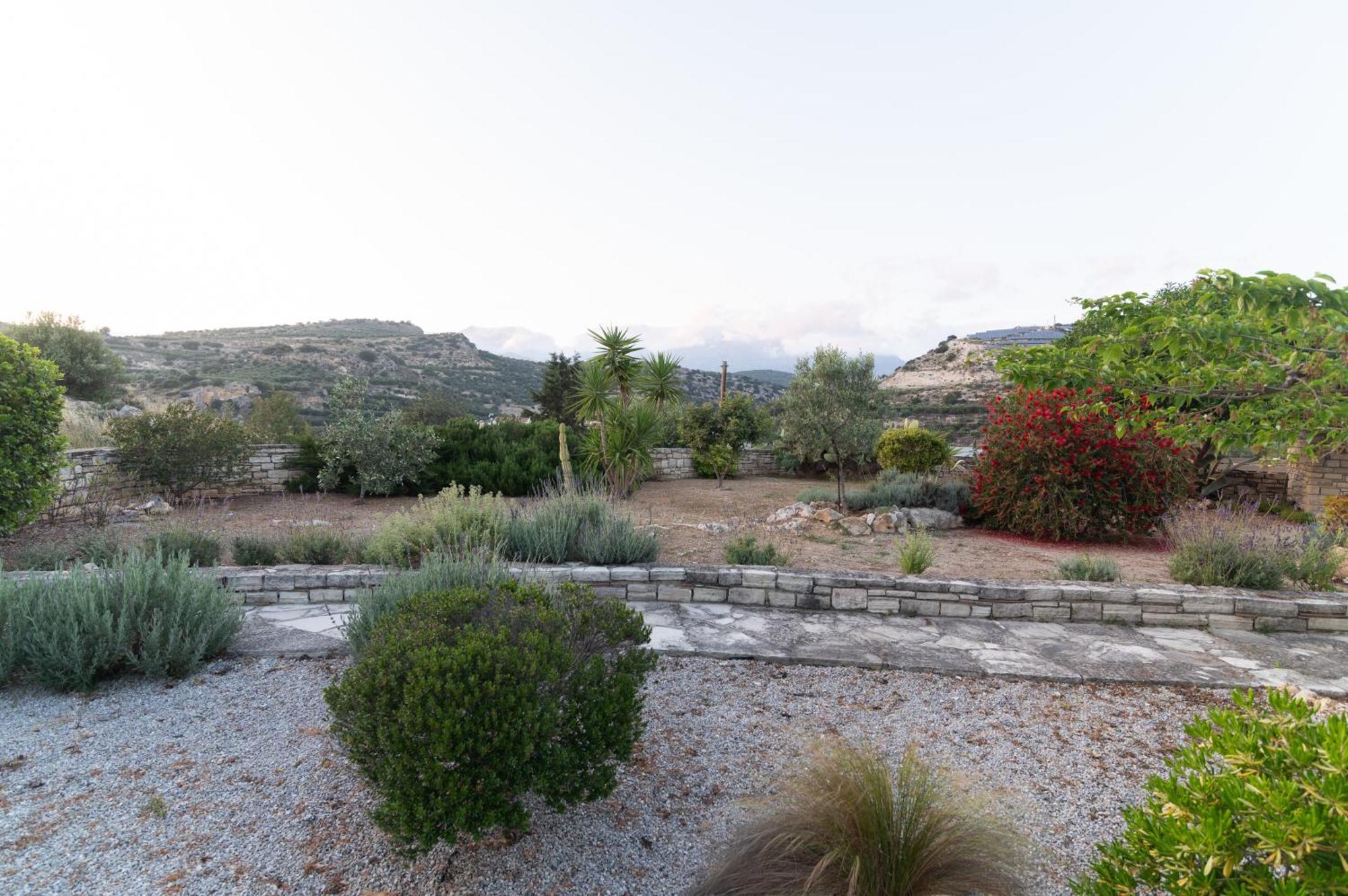 Carob Villa Moírai Екстериор снимка